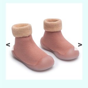Sock shoes